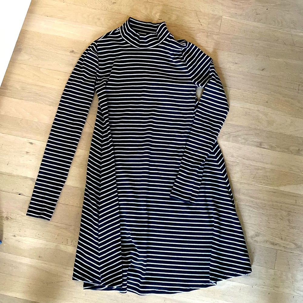 Abercrombie & Fitch Long Sleeved Turtle Neck Dress